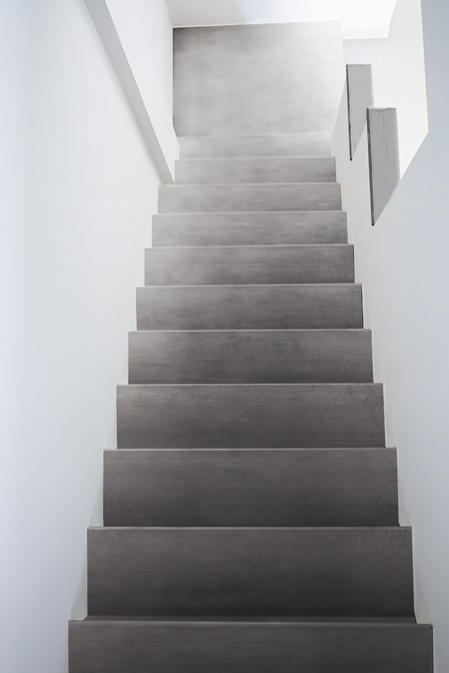 Traprenovatie dubbele traptrede - Laminaat - Donkergrijze Steen - 130 x 61 cm