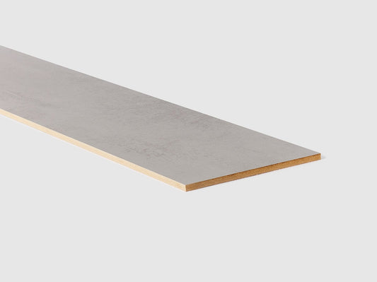 Traprenovatie stootbord - Laminaat - Lichtgrijze steen - 130 x 20 cm